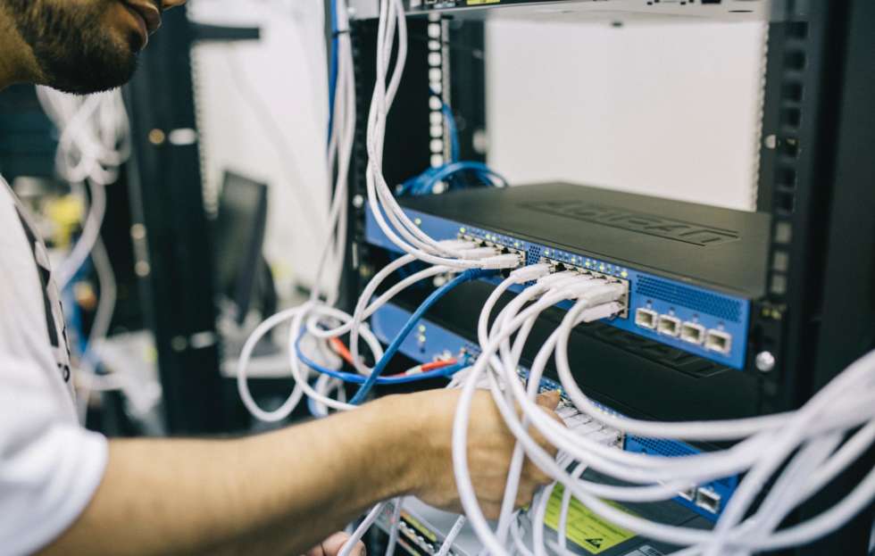 The pros and cons of Cloud vs. in-house Servers